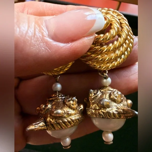 Vintage Trafari Drop style clip on earrings - Picture 3 of 7